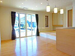 中村町南邸貸家 4SLDKのリビング/ダイニング