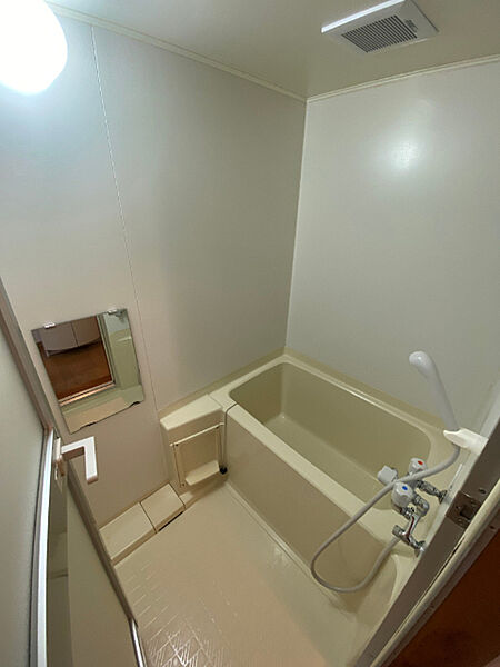 apartment 北海道砂川市西一条北１２丁目1番16号
地図を見る