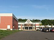 小学校「砂川市立中央小学校まで1804m」