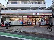 セブンイレブン渋谷富ヶ谷2丁目店 徒歩3分。 230m