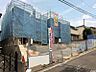 外観：9月17日現在の様子です。向かって右手が2号棟です。前面道路の幅員は6mです