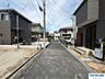 外観：前面道路含む現地写真