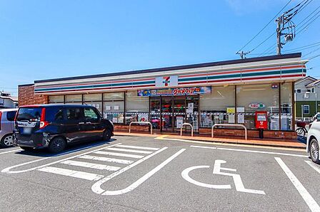 セブンイレブン三芳藤久保西店 徒歩8分。 630m