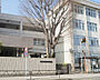 周辺：羽村第二中学校　徒歩25分・伝統と文化を持った学校で、部活動なども盛んな学校です。