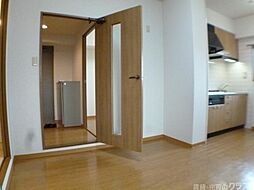 パインフィールド二条城 502 5階1LDKのリビング/ダイニング