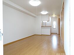 イグレック藤の森 105 1階ワンルームのリビング/ダイニング