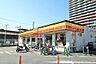 周辺：デイリーヤマザキJR六地蔵駅前店 1240m