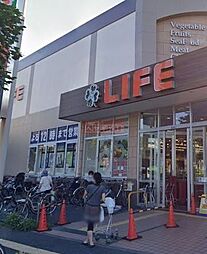 ライフ大森中店 徒歩10分。 740m
