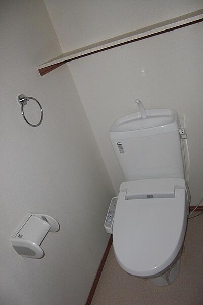 画像11:ウォシュレットトイレ。