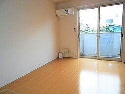 ヴィラ・ウッズ　２番館 102 1階1LDKのリビング/ダイニング