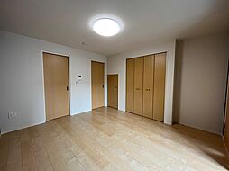 グランドコートIII 103 1階1Kのリビング/ダイニング