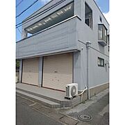 小山駅まで徒歩9分です。人気の貸事務所です。