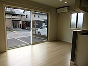 南向きで日当たり良好です。