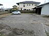 駐車場：南側庭スペース。約226坪の大きな土地です。駐車スペース6台以上可能です。