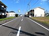 周辺：北側約９ｍ道路です。比較的、車の通りも少なく運転が苦手な方でも安心です。
