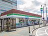 周辺：ファミリーマート東飯能駅西口店 徒歩3分。 240m