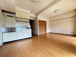 東京メトロ東西線 浦安駅 徒歩3分の賃貸アパート 2階1LDKのリビング/ダイニング