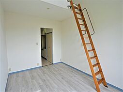 第3シャンポールフジ 202 2階1Kのリビング/ダイニング