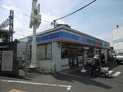 コンビニ「ローソンまで730m」