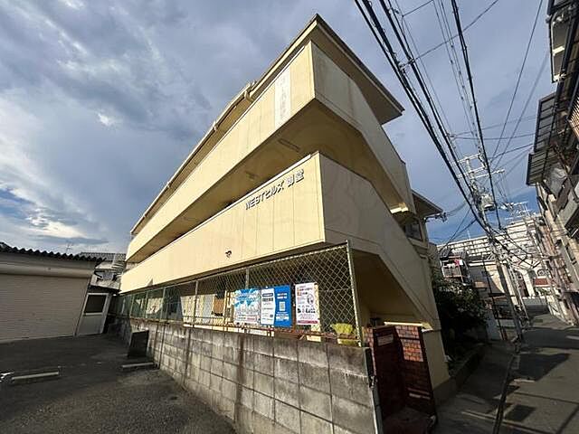 4 / 17