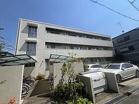 兵庫県西宮市里中町３丁目（賃貸マンション1LDK・1階・42.18㎡） その1