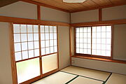 南角部屋の明るい和室