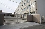 名古屋市立平田小学校 727m