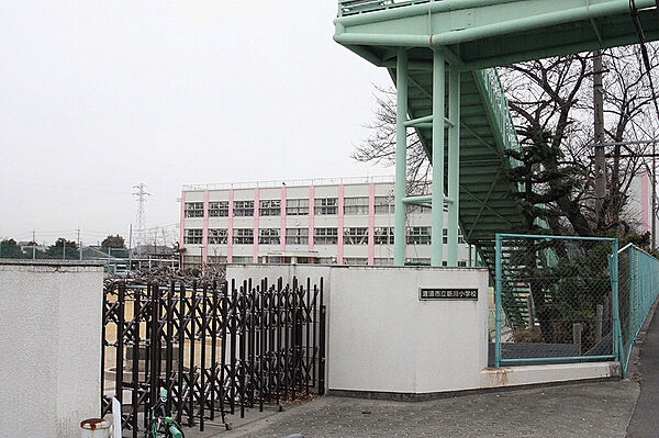 画像22:新川小学校 1321m