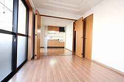 エメラルドノービレIII 2階1LDKのリビング/ダイニング