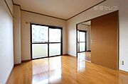 ※写真は別のお部屋のものです。