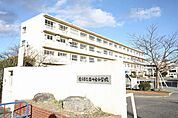 清洲東小学校 864m