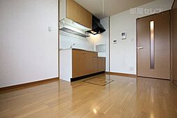 メゾンプチシャトー出口 B館 1階2DKのリビング/ダイニング