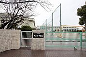 名古屋市立大曽根中学校 754m