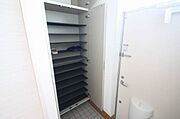 みてくださいこのシューズボックスを。