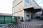 枇杷島小学校 837m