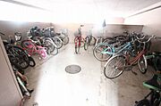 屋根があるため自転車が濡れません。