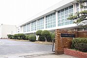 北名古屋市立白木中学校 577m