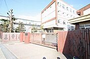 山田中学校 900m