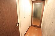 こんなとこにも収納が。