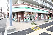 ファミリーマートみのてつ彩紅橋店 349m