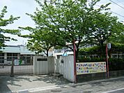 幼稚園、保育園「青葉幼稚園まで180m」