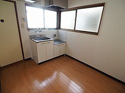 ロワールシャトレP−II 201 2階1Kのリビング/ダイニング