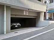 シャッター付駐車場※高さ制限有り。入口が170cm