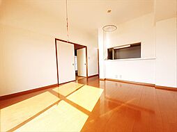 サンハイツカラトピア 702 7階3LDKのリビング/ダイニング