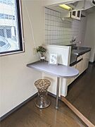 写真はモデルルーム仕様のため、実際の入居時に家具は付きません。