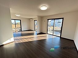 船橋市旭町5丁目　中古戸建 4LDKのリビング/ダイニング