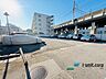 駐車場：ここから始まる「日常」は、ご家族の大事な人生の1ページを「快適」という色合いで飾り付けしてくれます。