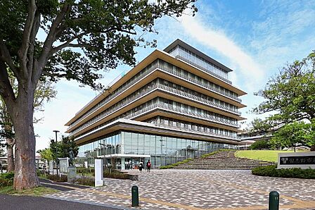 ショッピング施設「イオンモール幕張新都心まで934m」