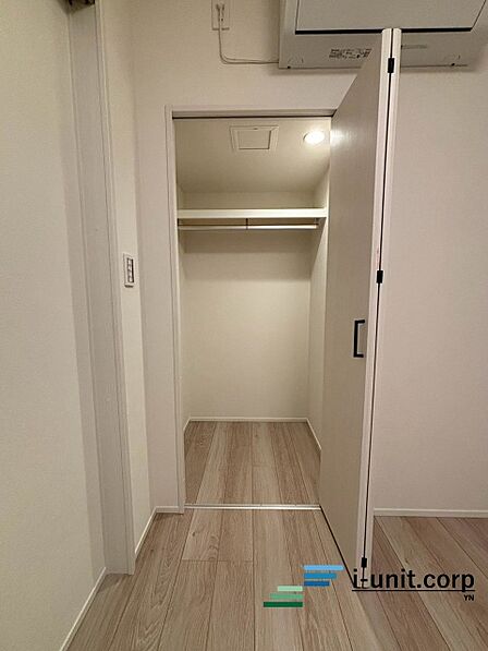 各居室にはクローゼットを完備し、家具の配置にも困らない設計がされています。採光と通風のバランスがほどよく絶妙です。