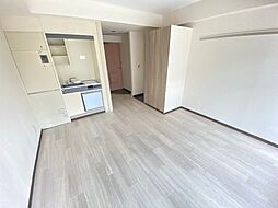 ラ・パイクス6112 1階ワンルームのリビング/ダイニング